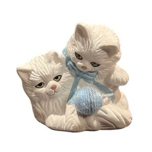 Vintage Loomco Ceramic Two Kitschy Kitty Cats With Ball of Real Blue Yarn 1993